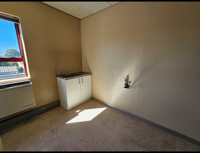 157M² OFFICE TO LET IN TYGER VALLEY